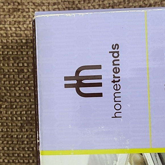 NIB Votive candle set by hometrends - Picture 3 of 5